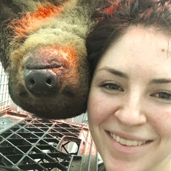 Meet your Posher, Amanda - Picture 2 of 2